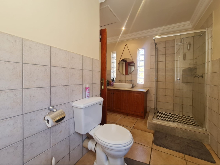 To Let 4 Bedroom Property for Rent in Eagles Landing North West
